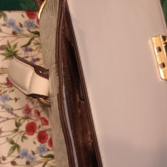 Iman Purse and (no name) Wallet - Picture 12 of 16